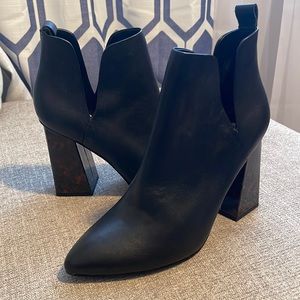 Steve Madden - Rodgers Black Leather Bootie
